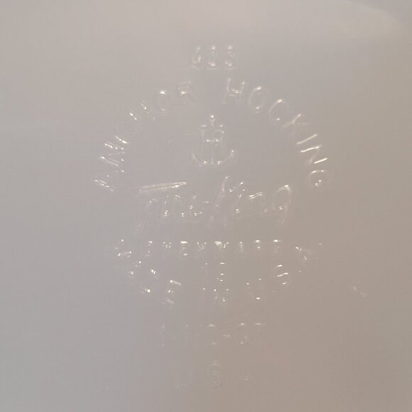 Anchor Hocking Fire King Starburst Casserole Dish - Picture 6 of 6
